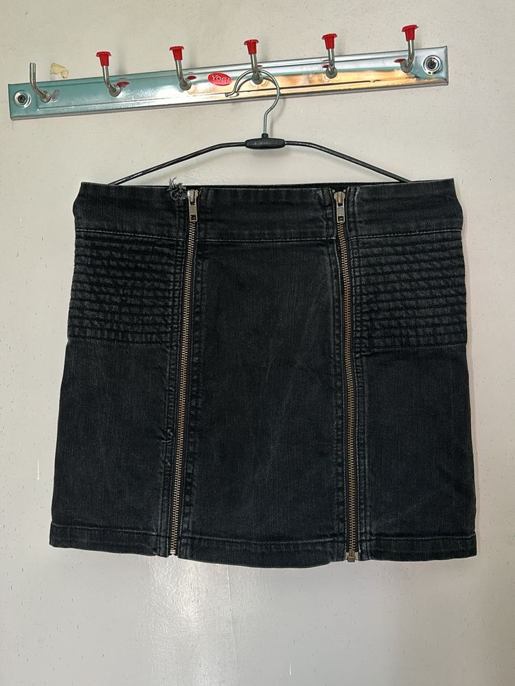 H&M SHORT DENIM SKIRT