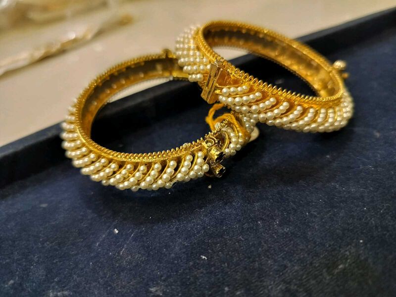 BANGLES FOR WOMEN