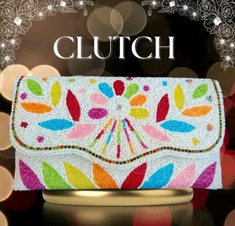 BRAND NEW WOMEN'S CLUTCH