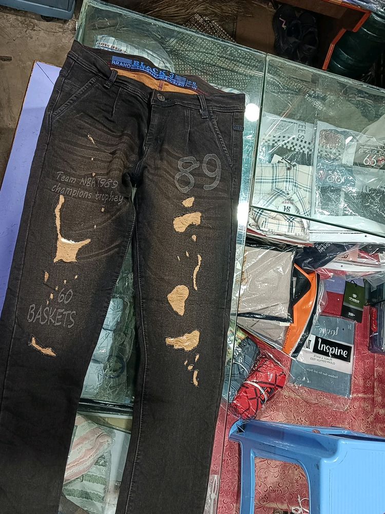 Damage Jeans