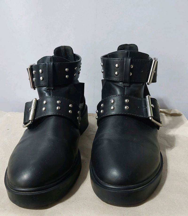 Open Sided Boots