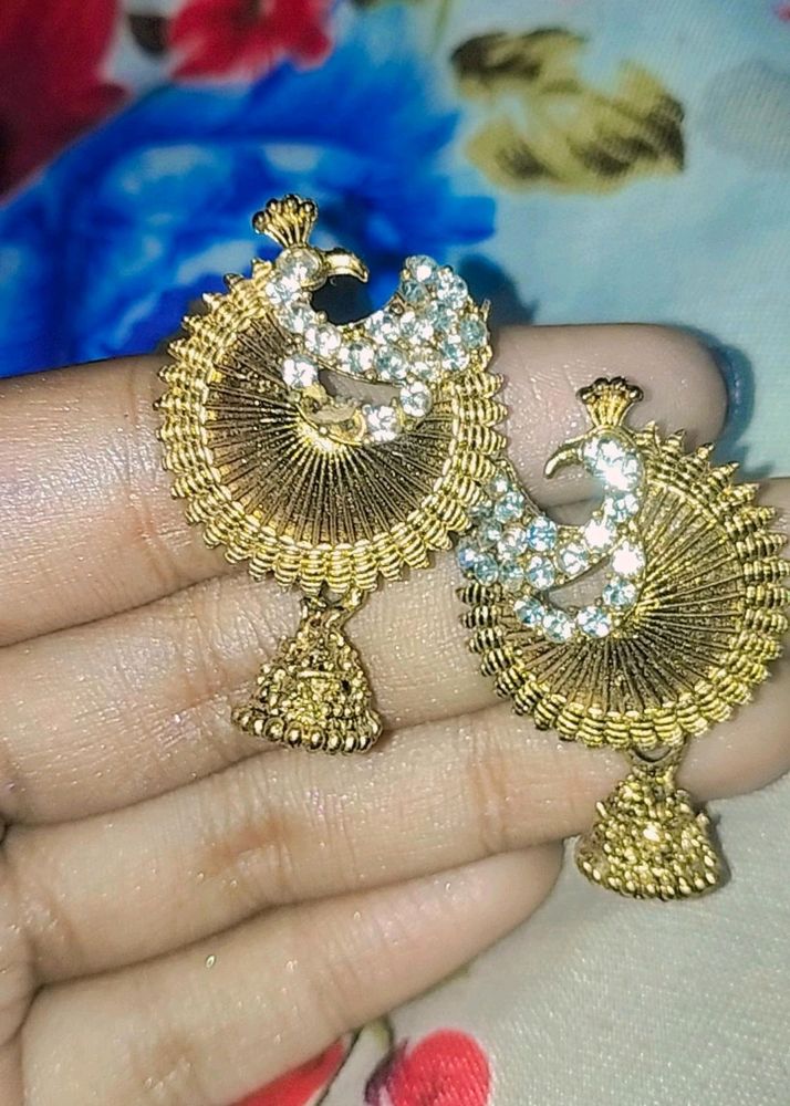 Golden Design Earrings Look Awesome 🥰