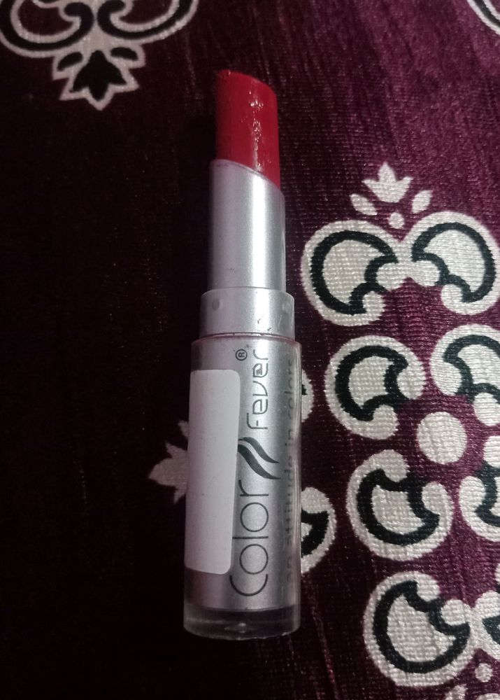 Lip Bomb Moisturizing Lipstick (Shade-17)