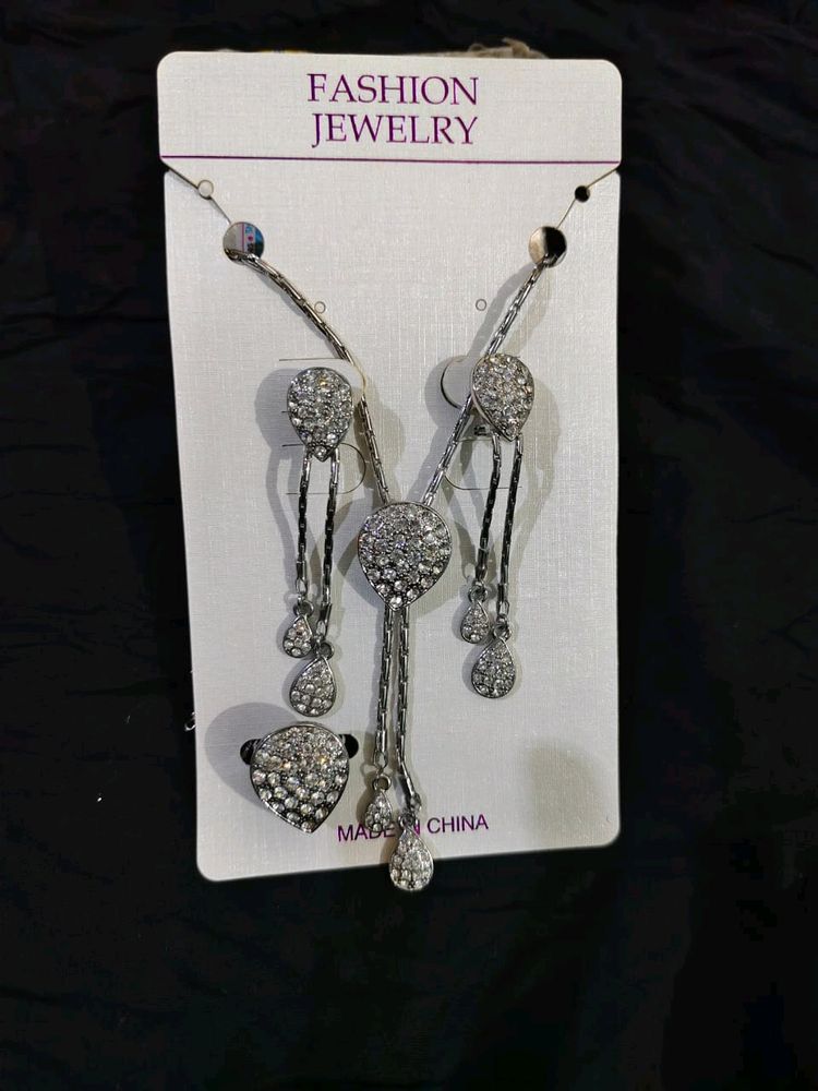 Beautiful silver Neckles