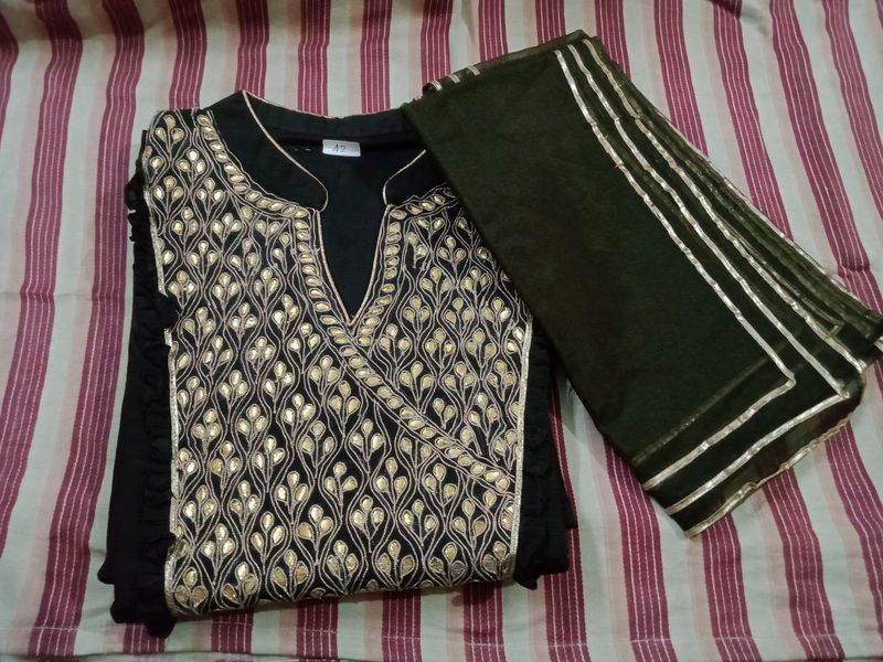 I M Selling Kurti With Dupatta