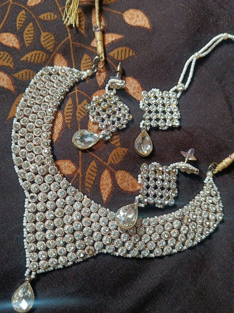 White Set Necklace