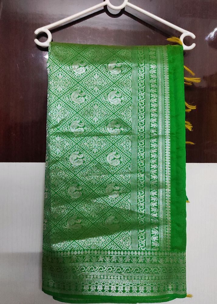 Green Silk Saree With Blouse