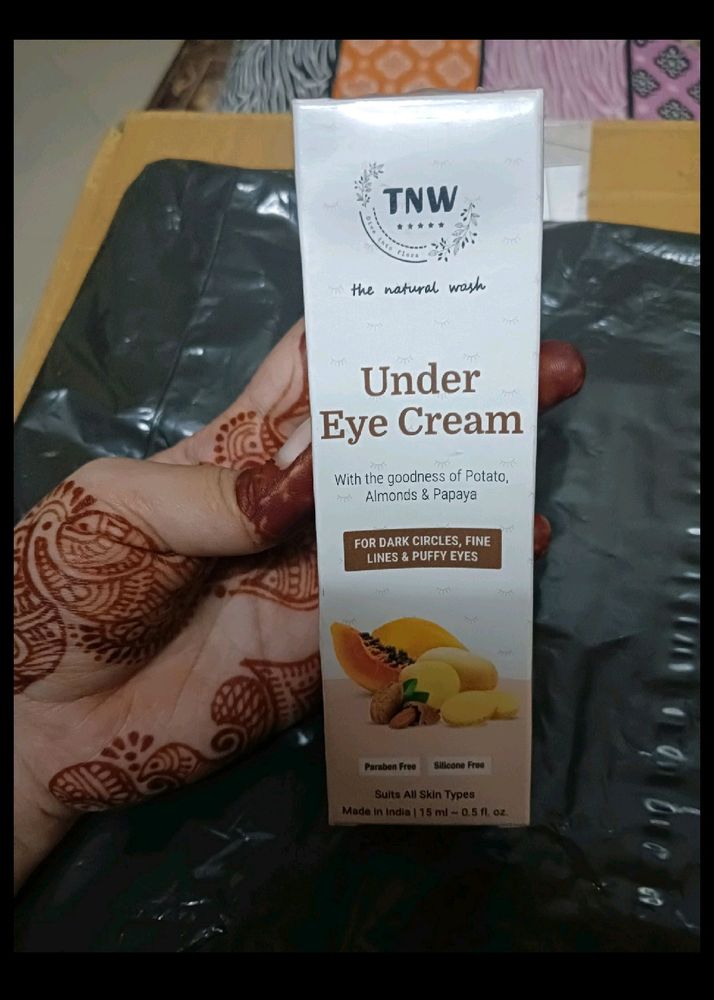 TNW under Eye Cream With Attached Roller