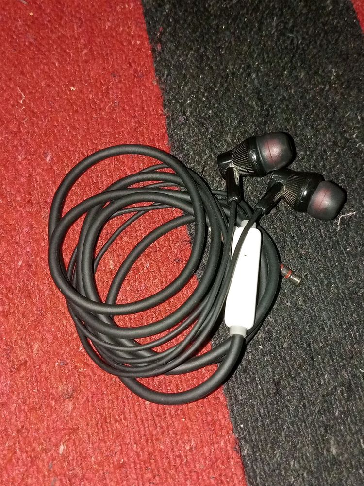 Earphone