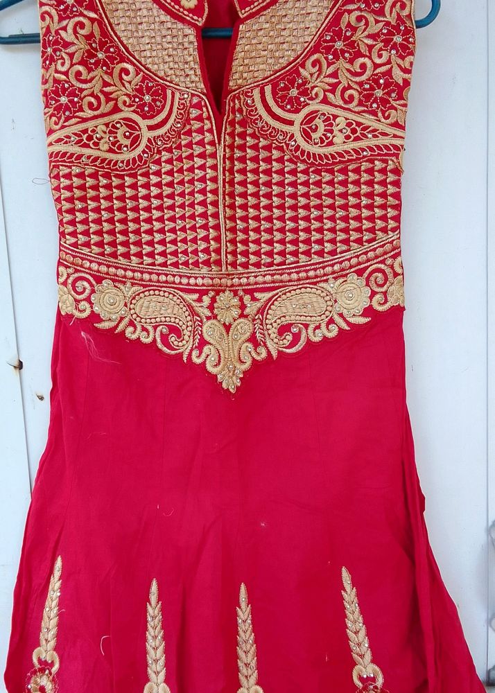 I Am Selling Red Colour Drees