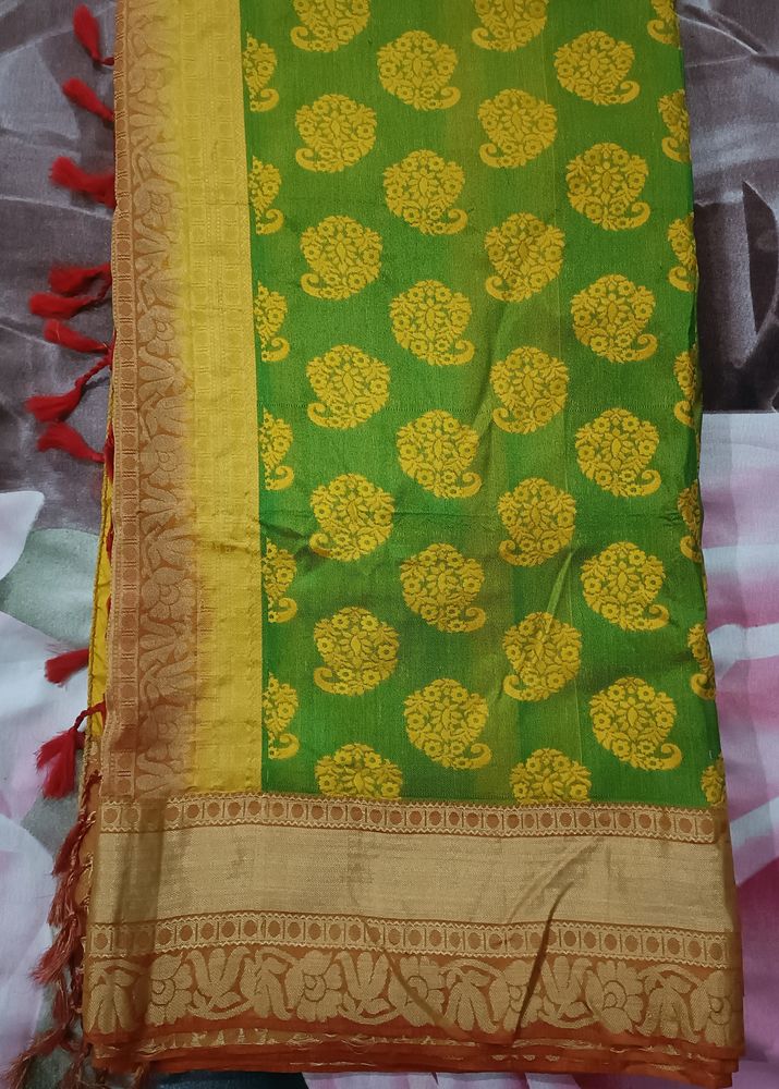 Silk Saree Printed With Red Border