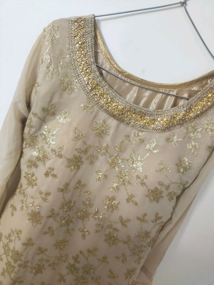 Gorgeous cream shade sharara padded suit 😍😍✨