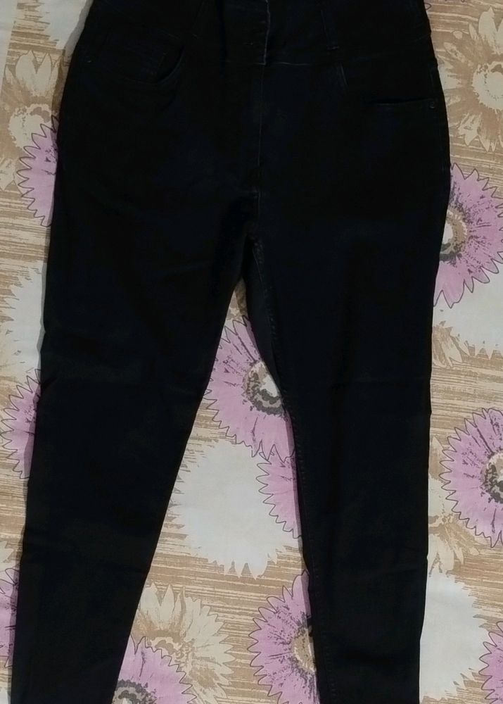 Black Roadster Skinny Jeans