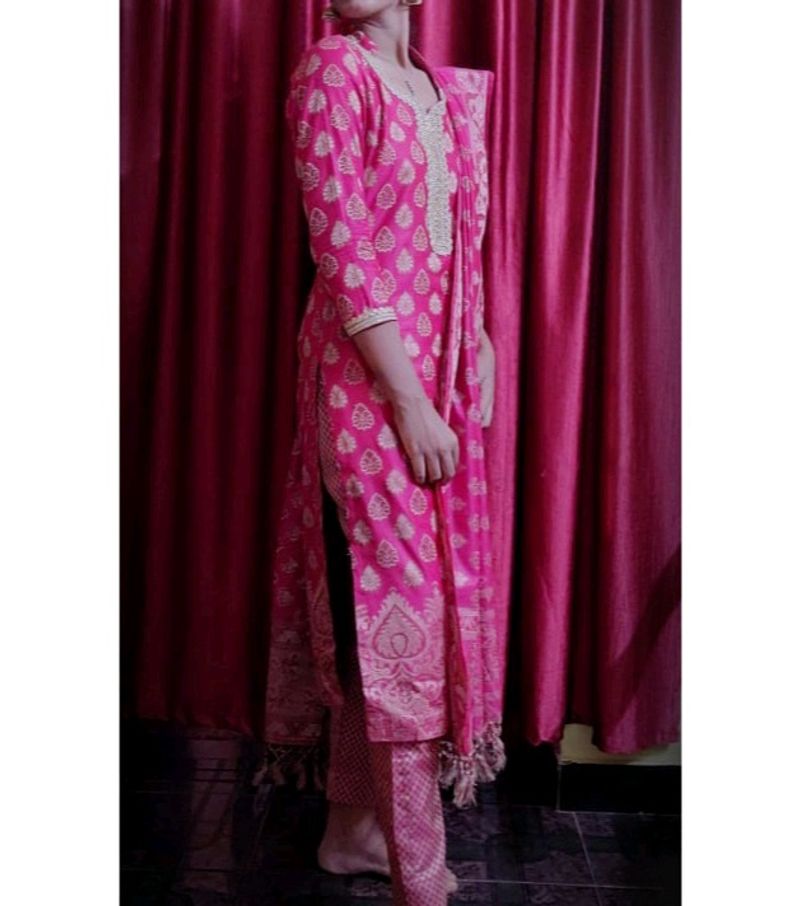 Banarasi Kurta Pant Dupatta Set