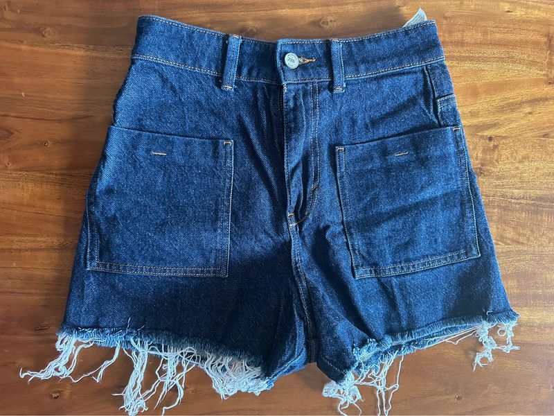 Like-New Zara Denim Shorts!