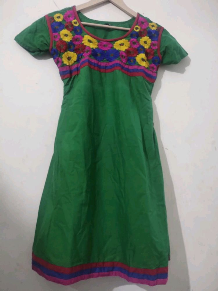 Floral Embroidered Beautiful Short Kurti