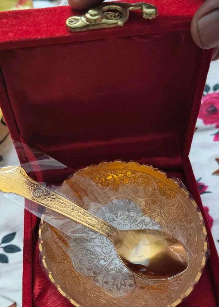 Golden Single Bowl With Spoon