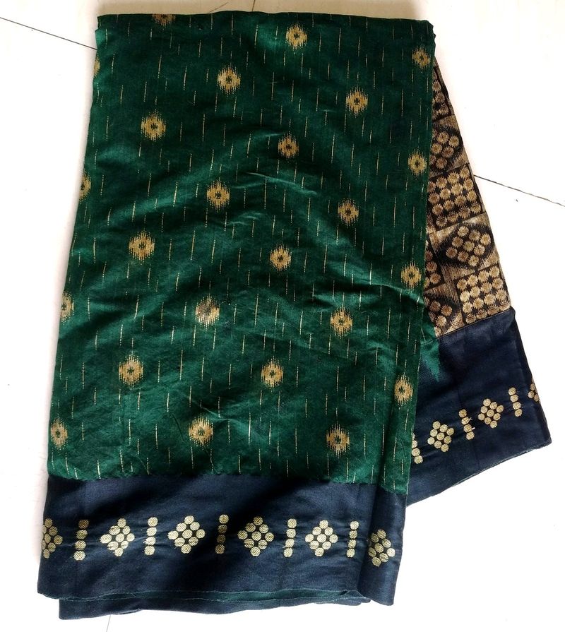 Printed Cotton Green Saree With Blouse