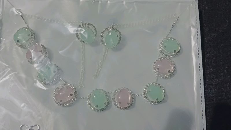 Beautiful Light Pink And Green Stones Necklace Set