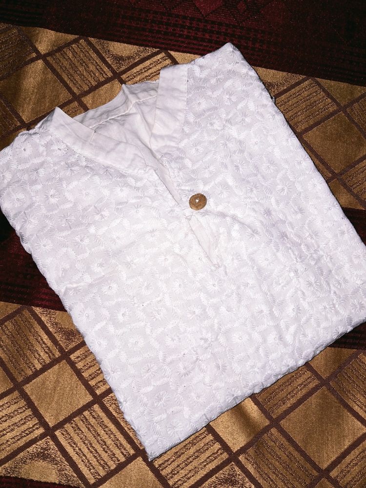 Chikankari Woman's Kurti