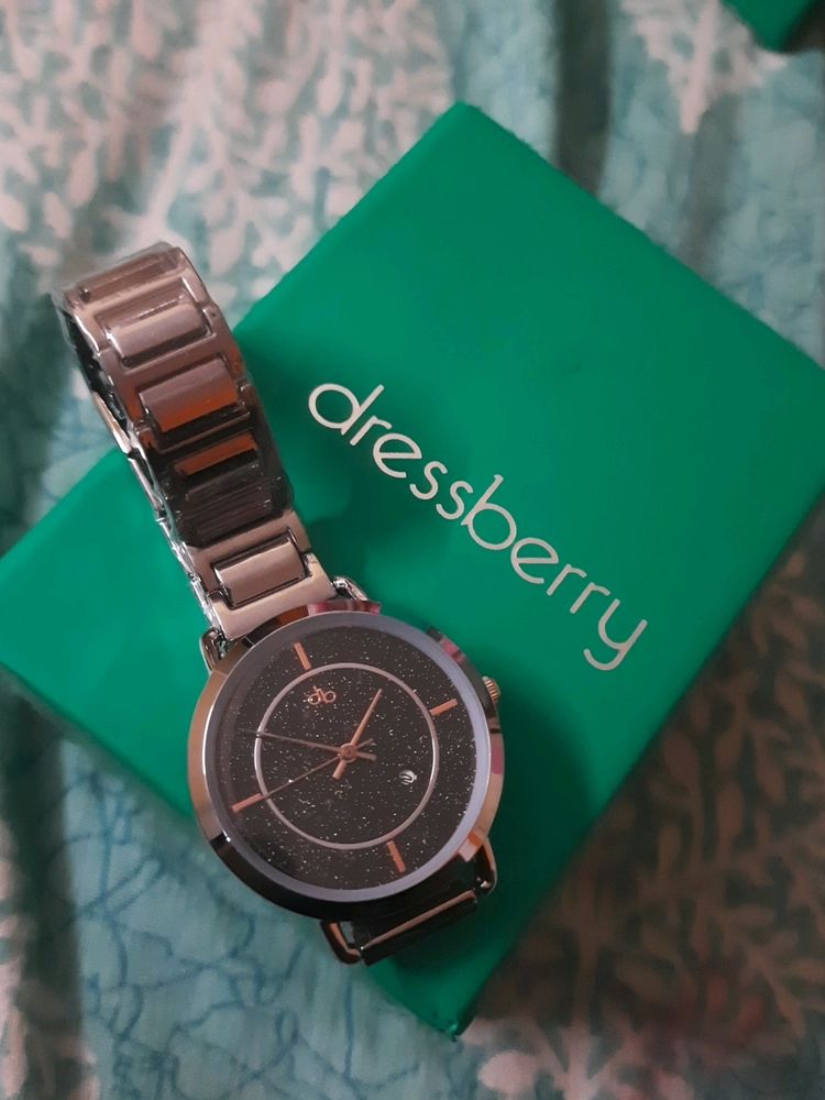 🌻BRAND NEW DRESSBERY WATCH