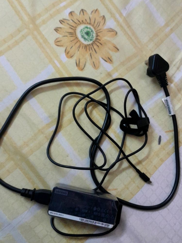 Lenovo Charger NEGOTIABLE