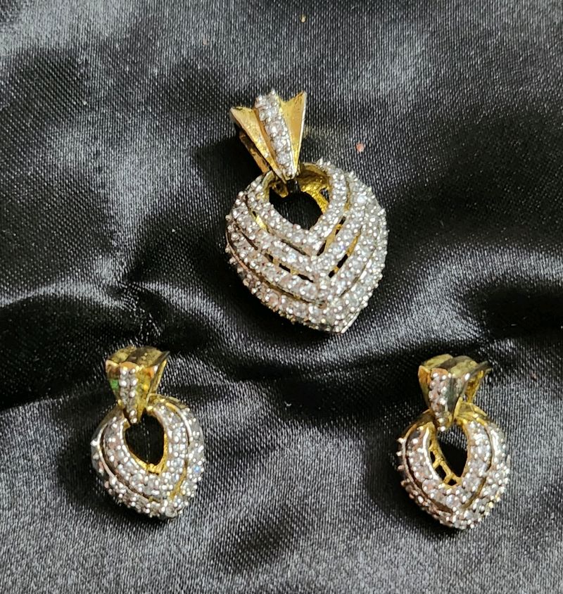 A D Jewellery Pendant Set