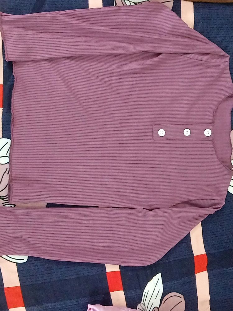 Fitted Top With Show Buttons