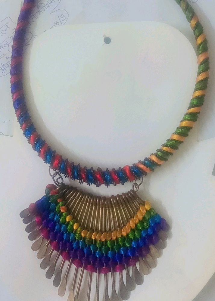 Multicolour Neckpiece