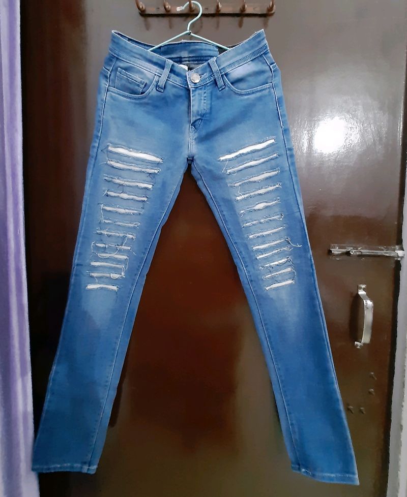 women medium washed rugged jeans