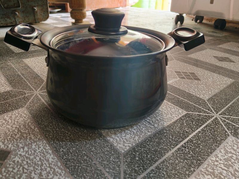 Usha Leuxs Cookware