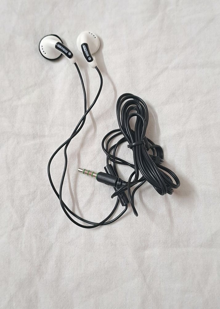 Maxell BRAND NEW EARPHONES WITH CALLING FEATURE