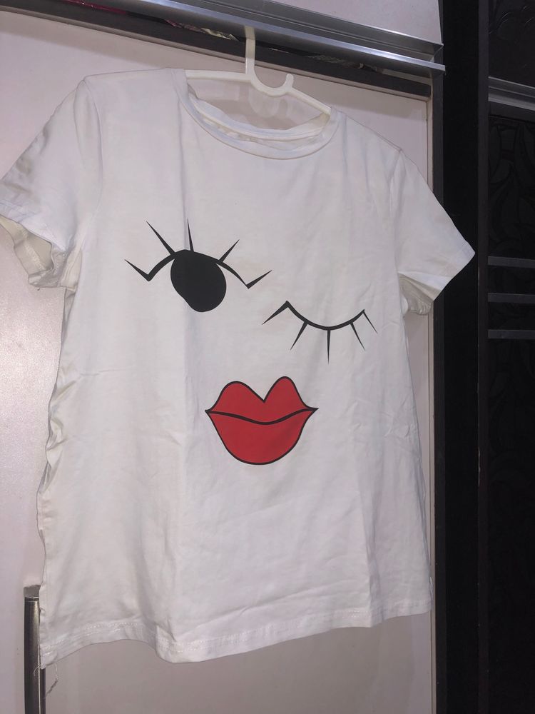 Wink Tee