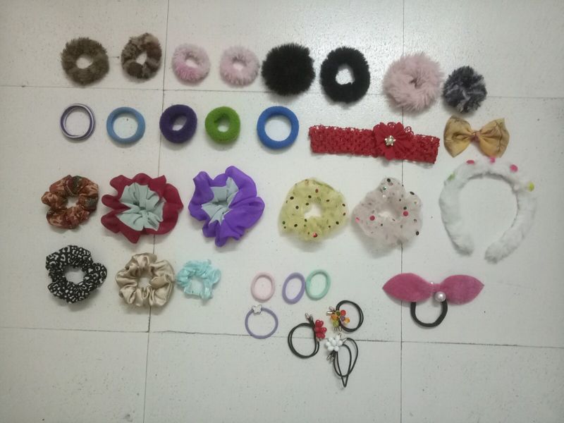 Pack Of 32 Hair Accessories