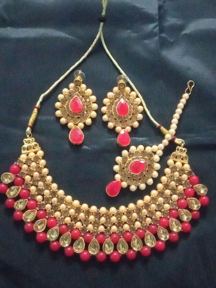 Beautiful Pearl Jewellery Set
