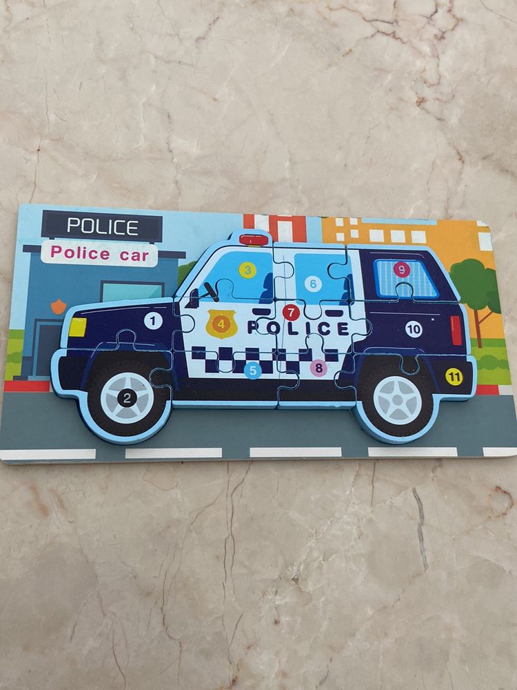 11 PCs wooden puzzle - Police Car