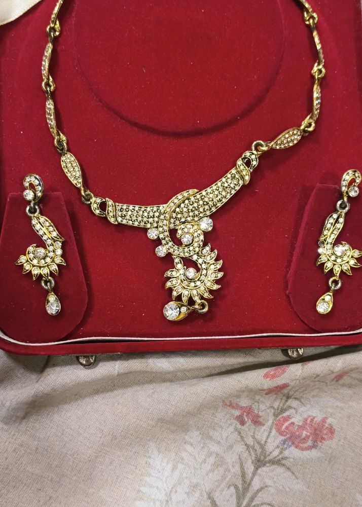 Golden Diamond Jewellery Set( Necklace & Earrings)