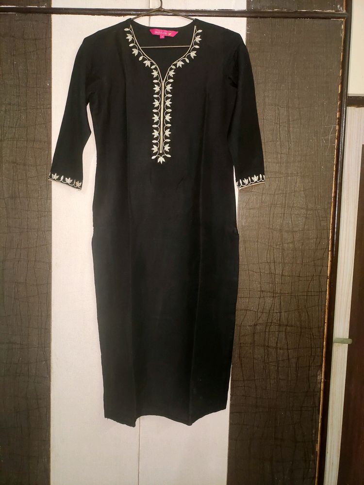 Women Black Ethnic Motifs Embroidery Kurta SET Com