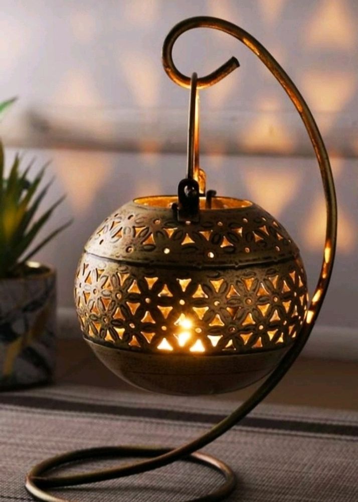 Mettal Night Lamp With Curved Art