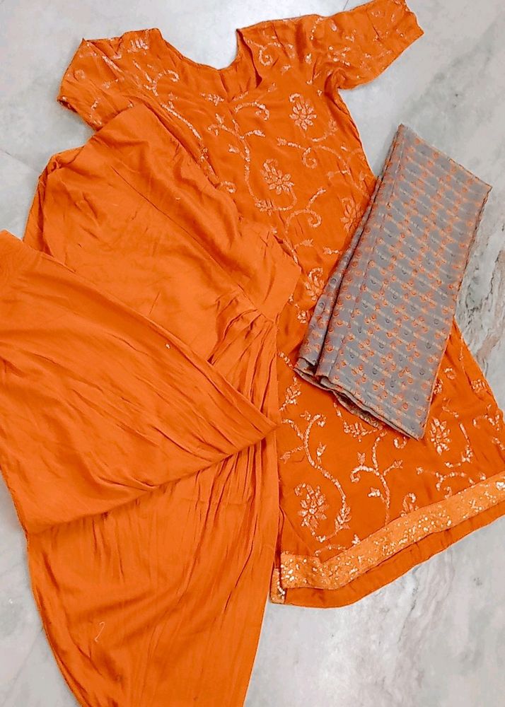 Kurta Set With Printed Dupatta