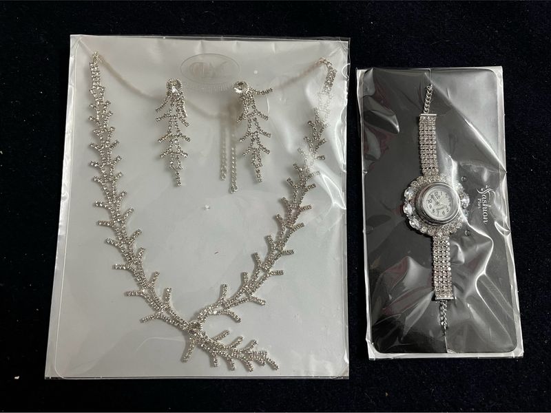 Wow Necklace And Diamond Watch