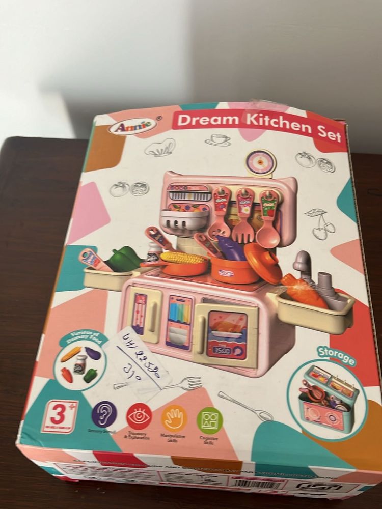 Dream kitchen Set ( Like New)