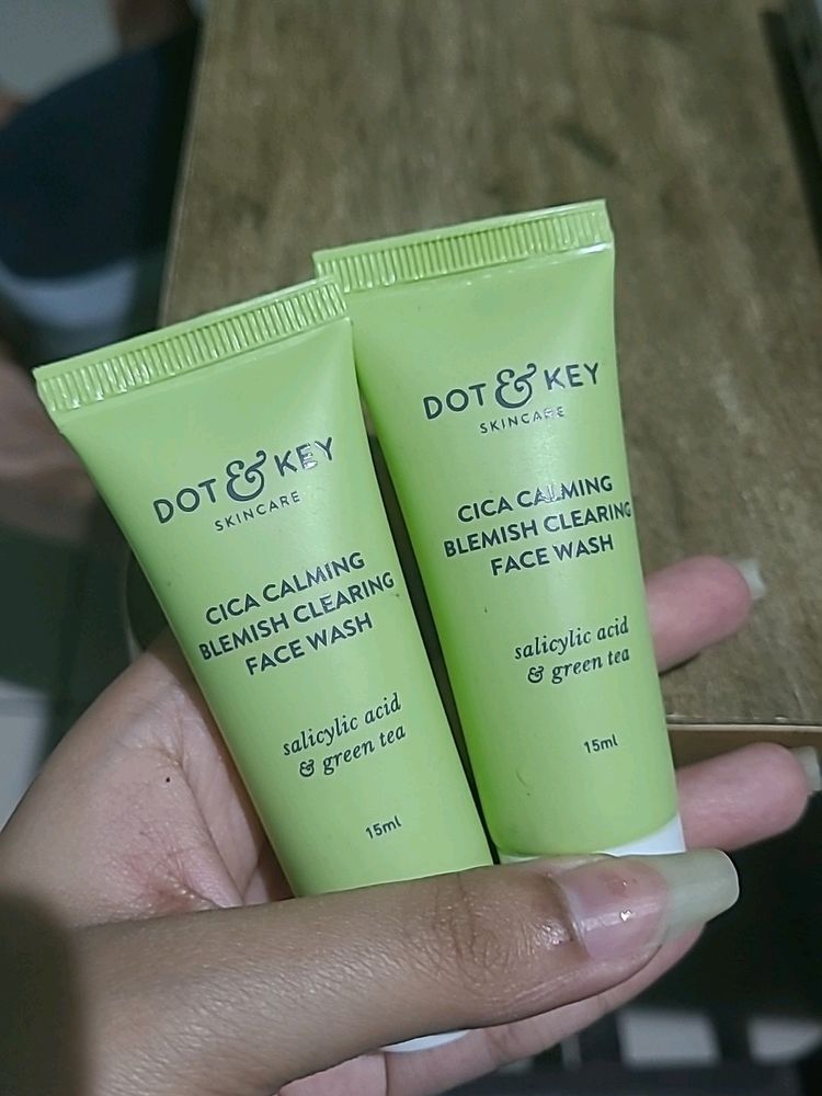 Dot & Key Facewash (Buy 1 Get 1 free)