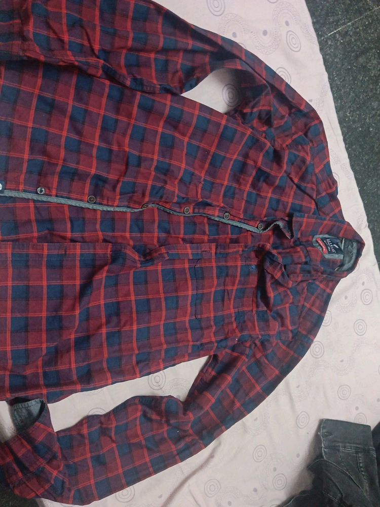 Red And Blue Checkered Shirt Size L