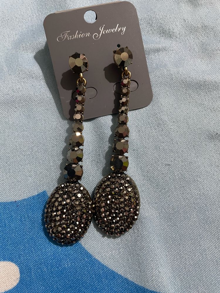 Black Shinny Earings