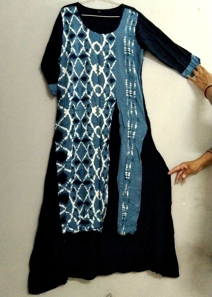 📢 Sale 📢 Sale 📢 Sale 📢 Dark Blue Designer Printed Half Sleeve Gown For Womens