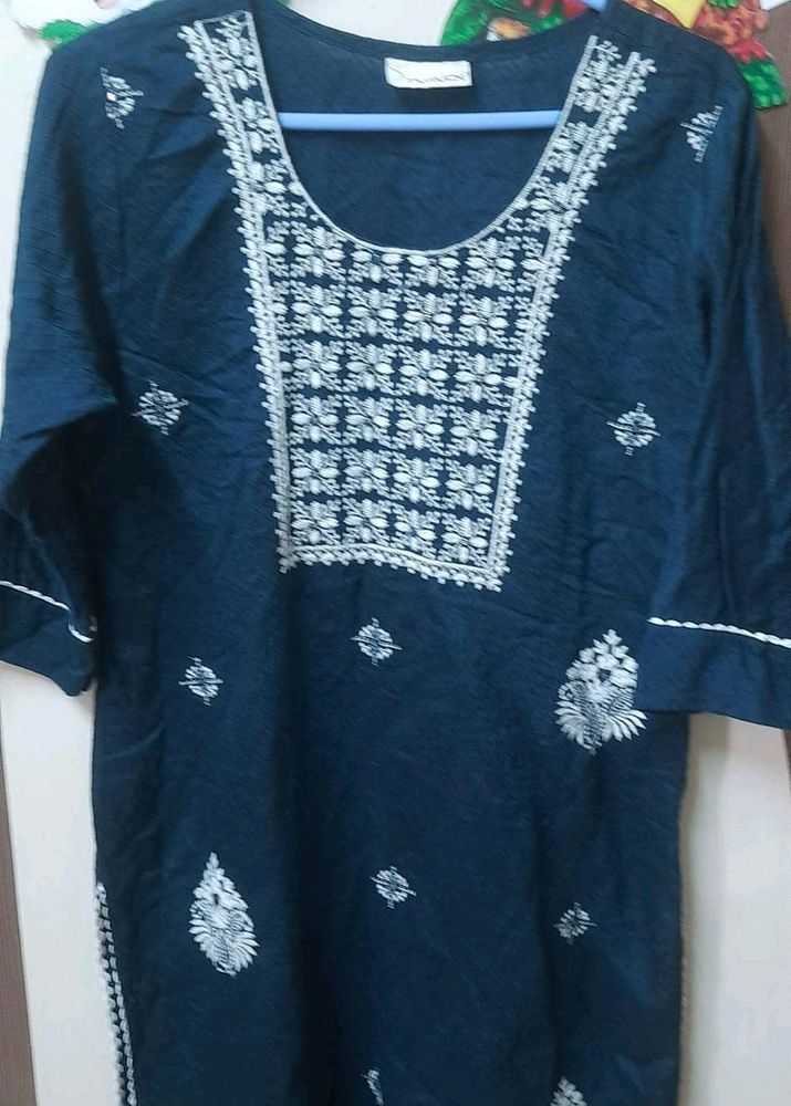 Girl kurta With Embroidery