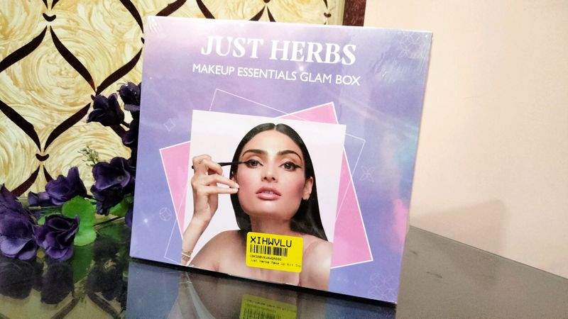 Just Herbs Makeup Essentials Glam Box