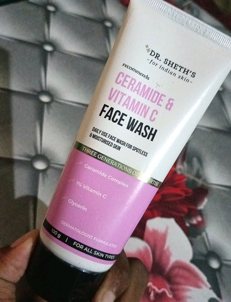 Dr Sheths Ceramide And Vitamin C Face Wash