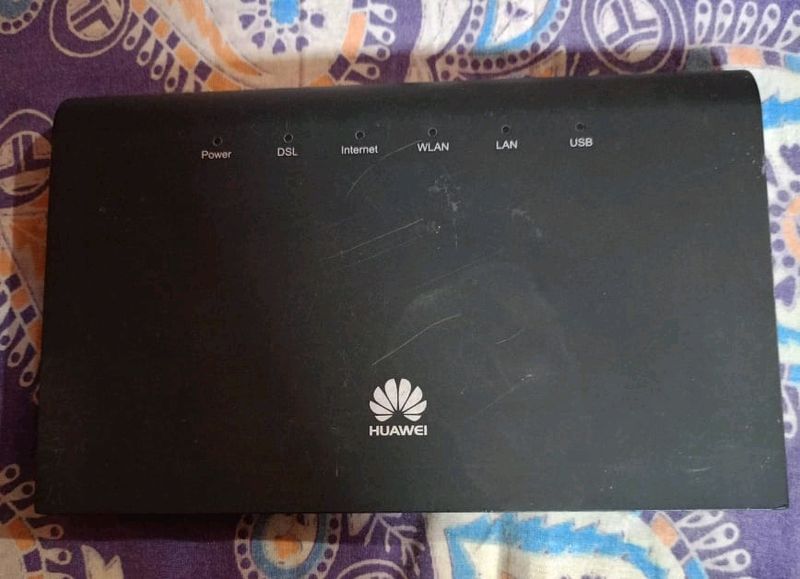 HUAWEI 5G WIFI ROUTER WITHOUT ADAPTOR